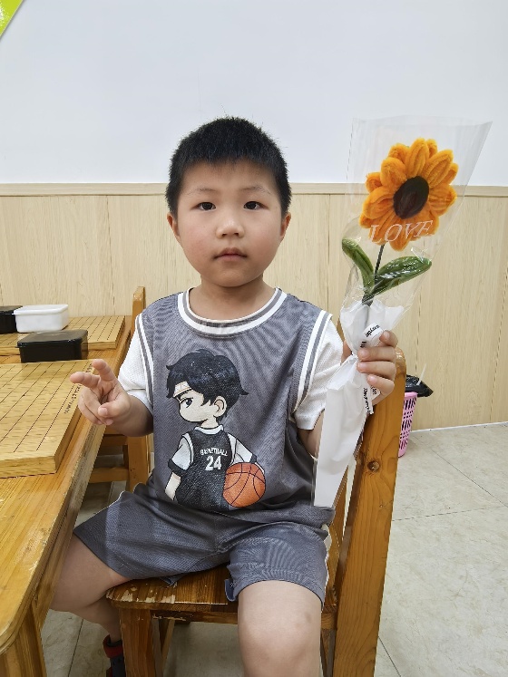 2、在本周的周末，我們迎來了一個非常重要的節(jié)日，是關(guān)于我們偉大美麗的媽媽們的節(jié)日——”母親節(jié)“_副本.jpg